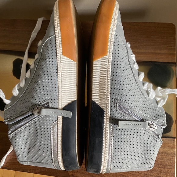 Target brand grey sneakers women's size 7 - Picture 5 of 10